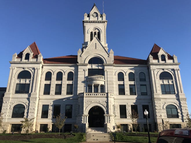 The Cole County Courthouse in Jefferson City.  Photo by Tessa Weinberg / The Missouri Independent