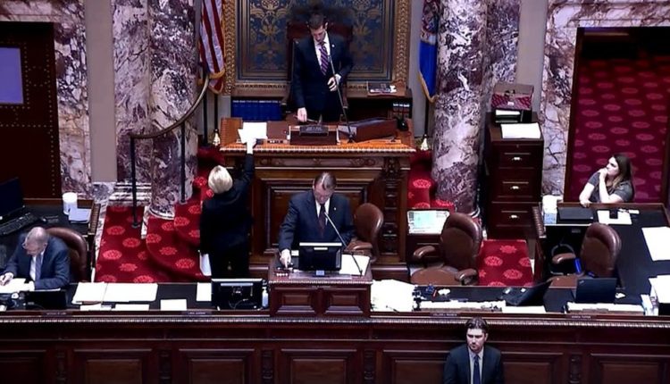 Minnesota lawmakers avoid government shutdown as $52B budget signed into
